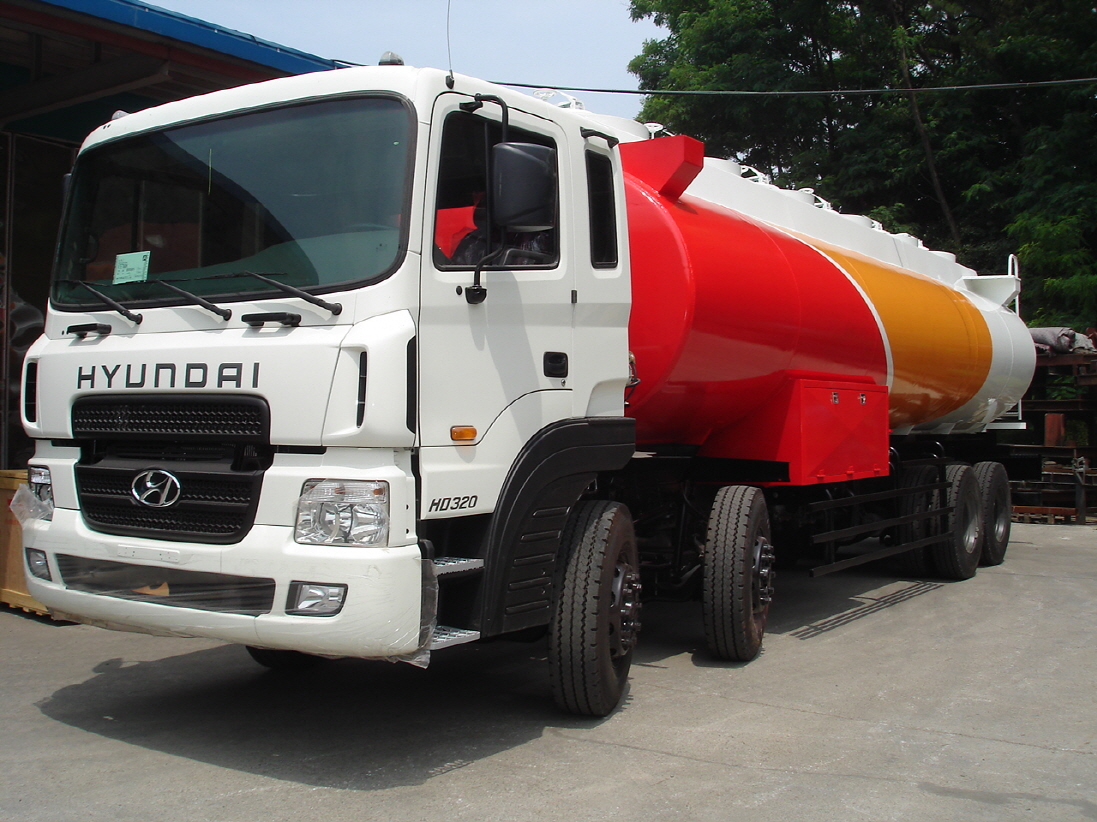 Xe xitec cho nhiên liệu HD320 - Công ty TNHH Nam Hàn